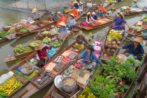 Damnoen Saduak Floating Market